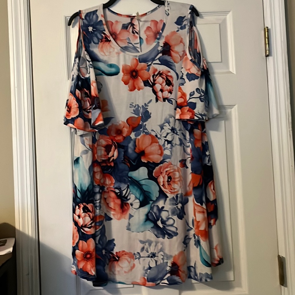 Women’s Shirt size 3XL